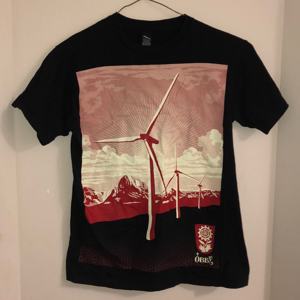 Black Obey Windmill tee 🥶